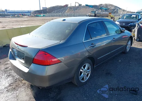 2006 Honda Accord 2.4 Ex z USA, uszkodzony, nr VIN 1HGCM56826A096410